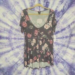 Torrid Women's Foral Flowy High Low Short Sleeve Top Size 00 M-L